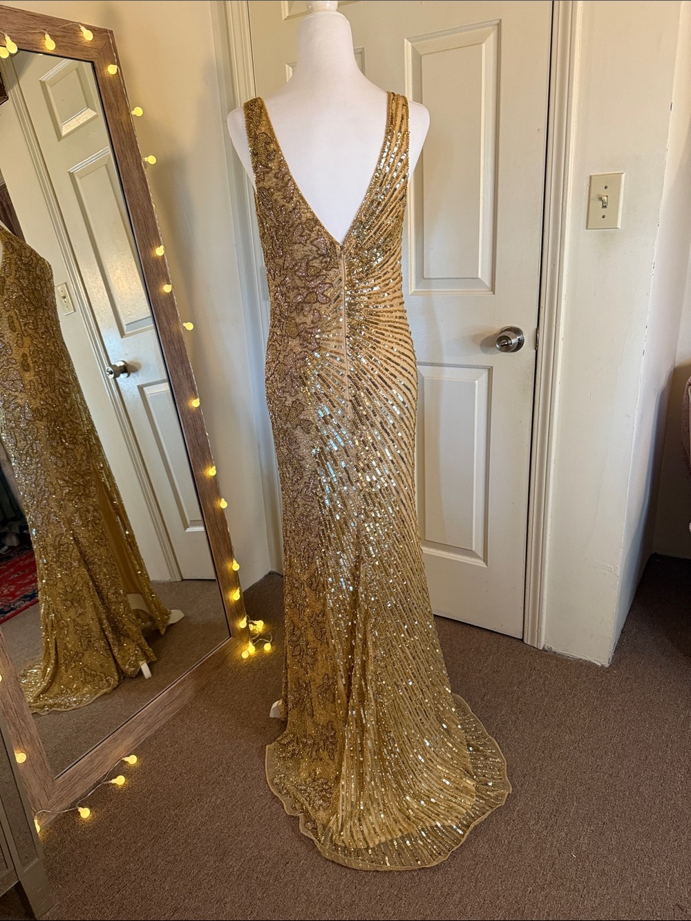 MAC DUGGAL Gold Beaded Floral Sleeveless Gown - Picture 11 of 17